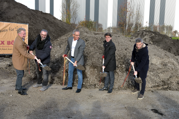 Spatenstich EMEA DSC_0150.png